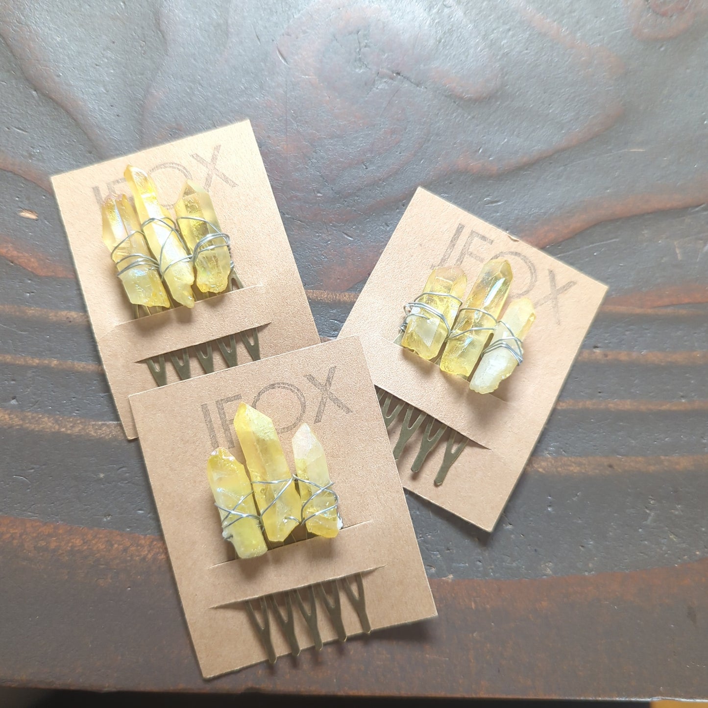 Peineta pequeña de cristal de cuarzo amarillo