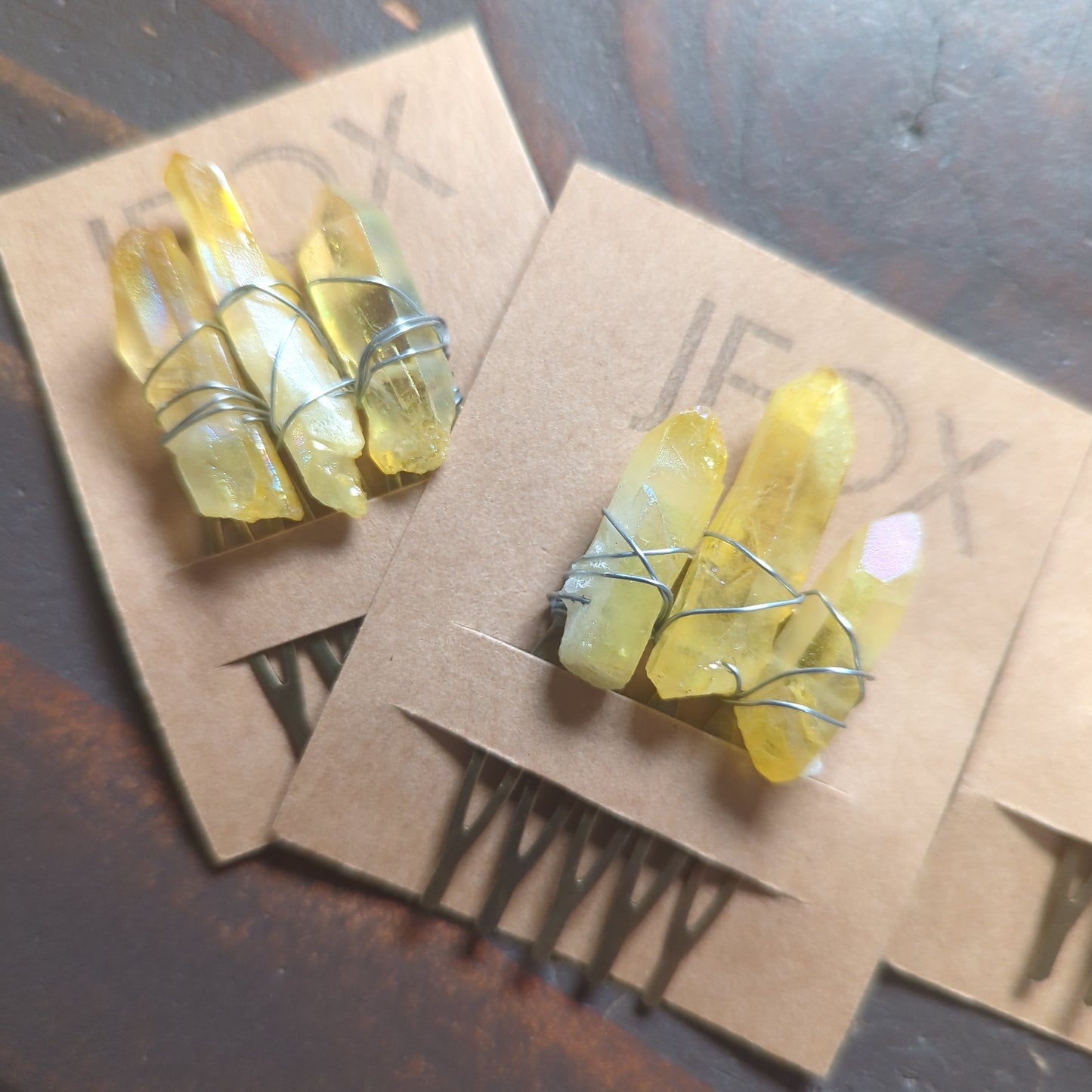 Peineta pequeña de cristal de cuarzo amarillo