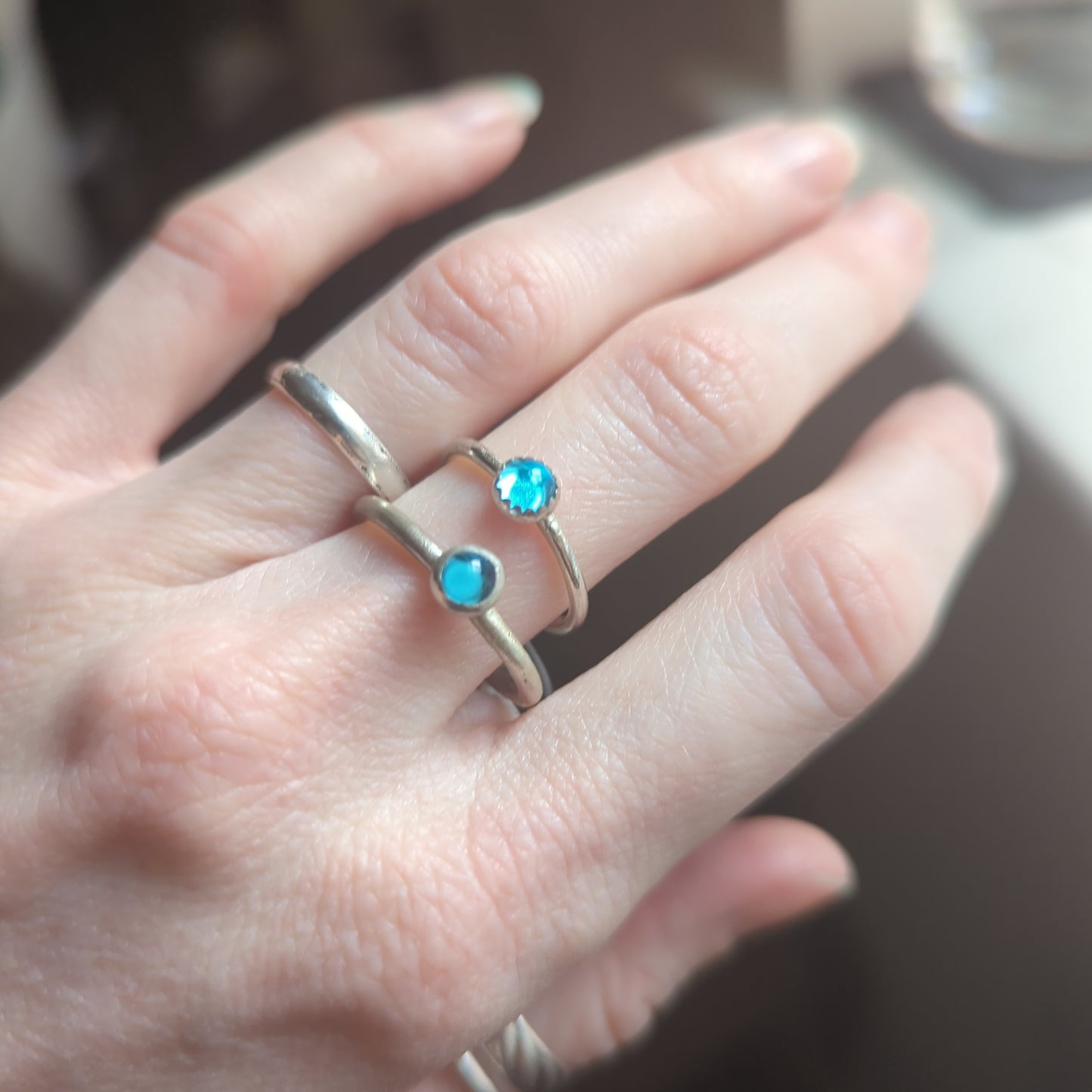 Anillo apilable de plata de vidrio azul vintage de 5 mm (varios tamaños disponibles) MTO