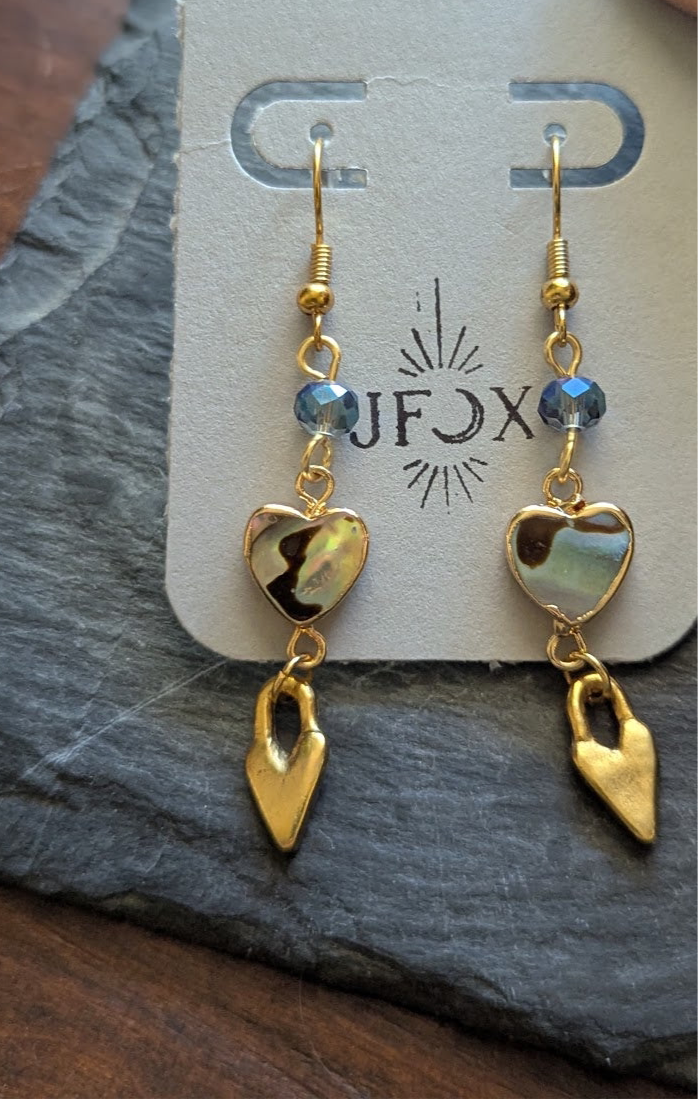 Pendientes de trío de corazones de abulón