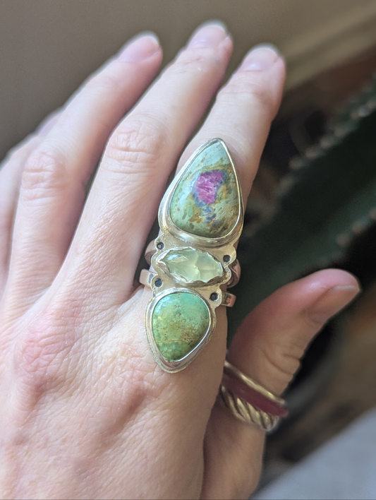 Anillo de plata de ley con rubí, fucsita, prehnita y turquesa - Talla 9