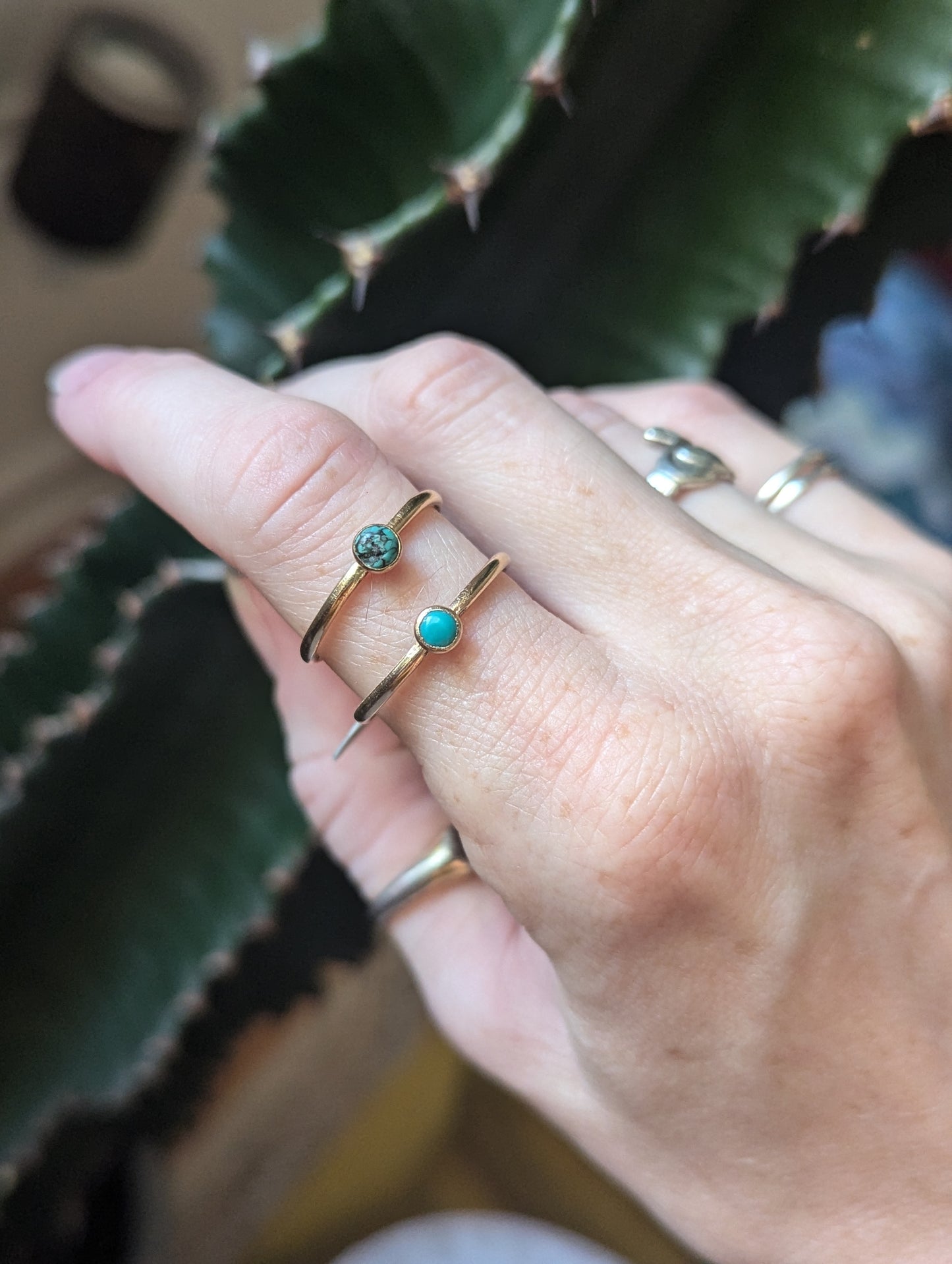 Anillo apilador turquesa de 4 mm y 14 kGF (MTO): disponible en varios tamaños