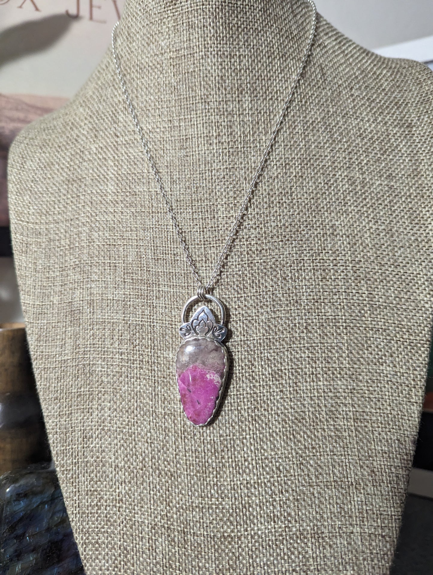 Cobalto Calcite Stamped Sterling Silver Necklace