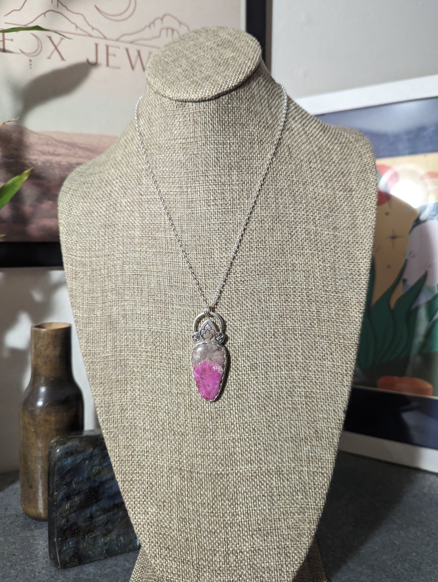 Cobalto Calcite Stamped Sterling Silver Necklace