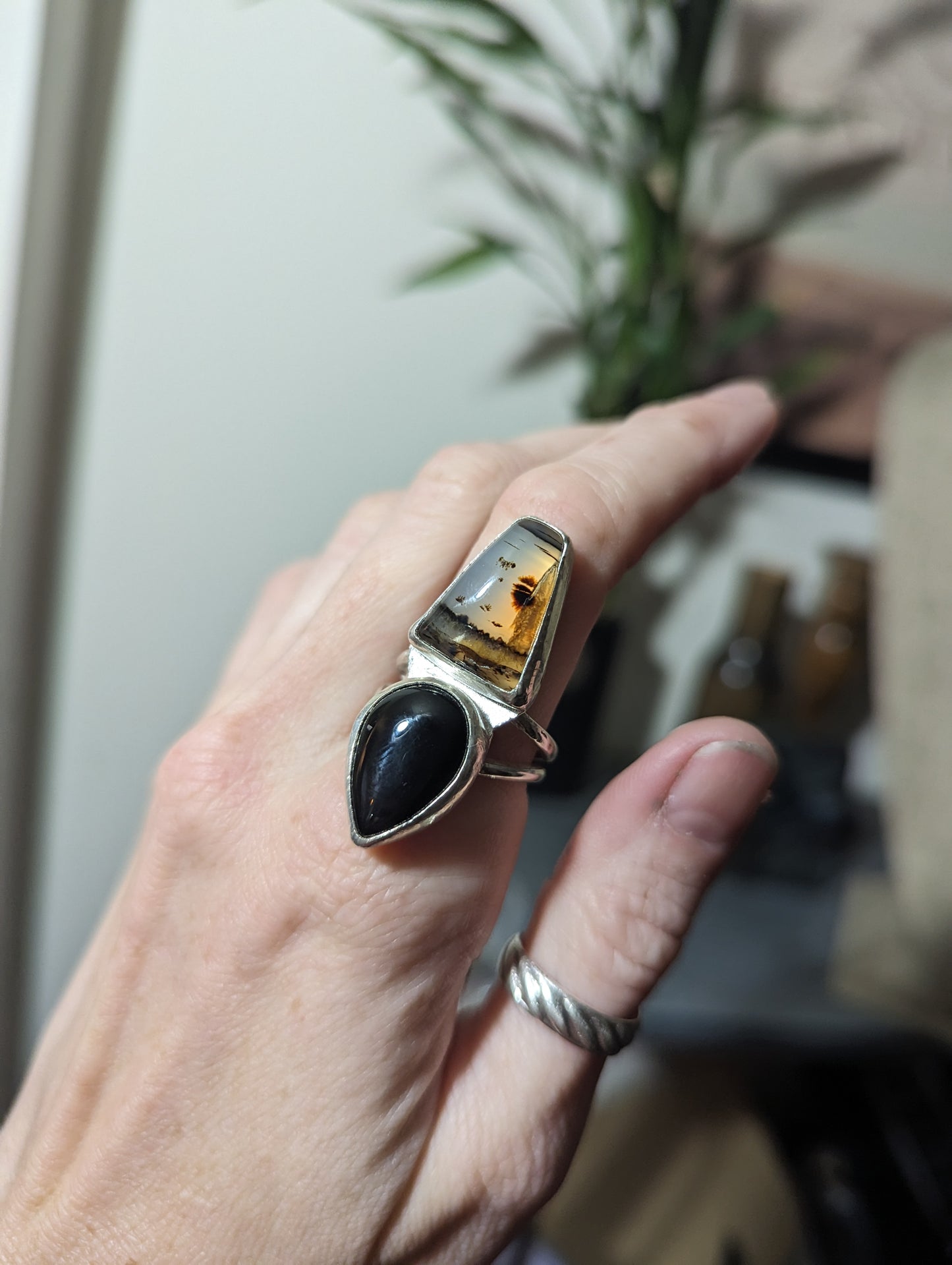 Montana Agate and Onyx Ring - Size 8