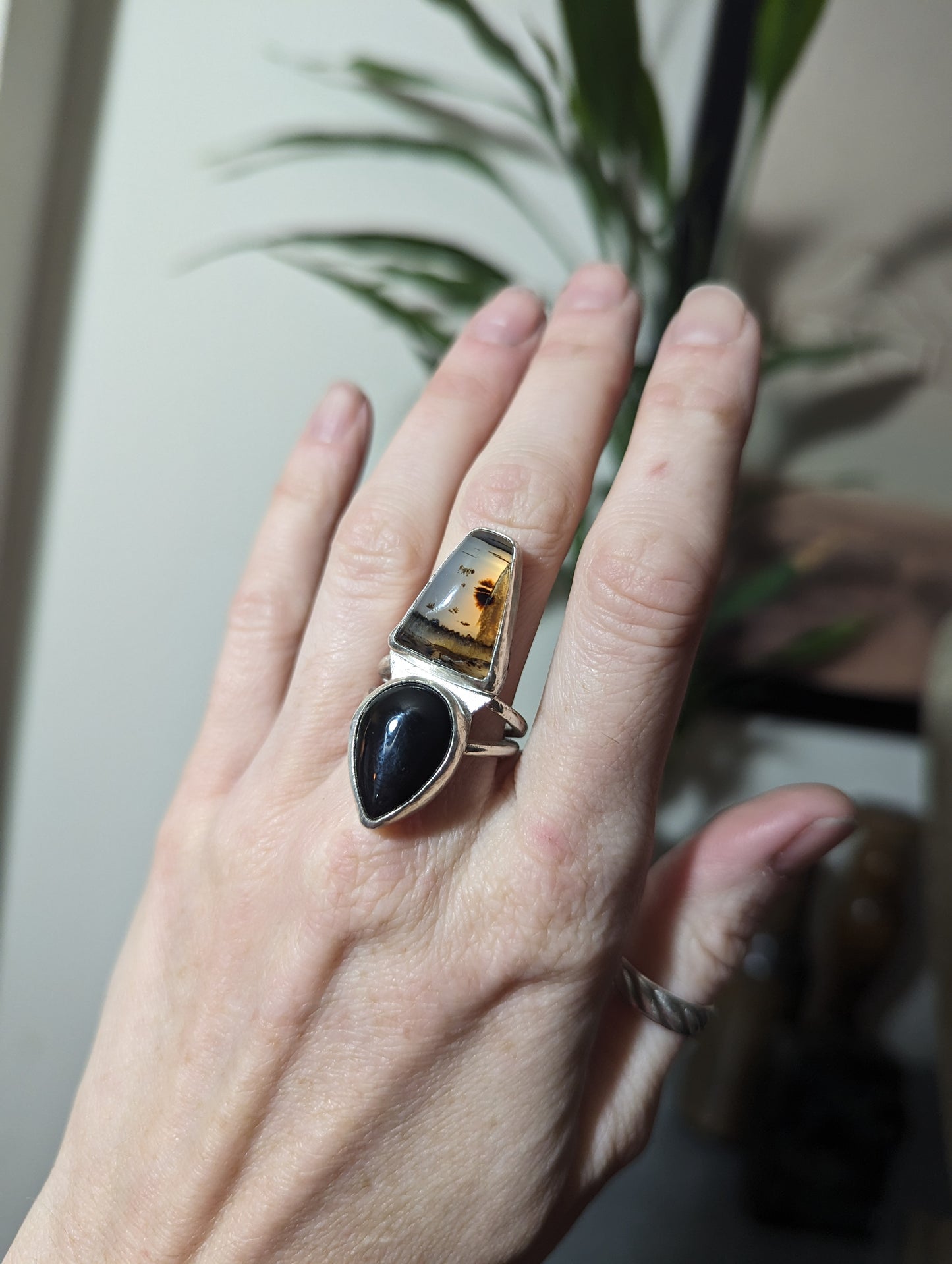 Montana Agate and Onyx Ring - Size 8