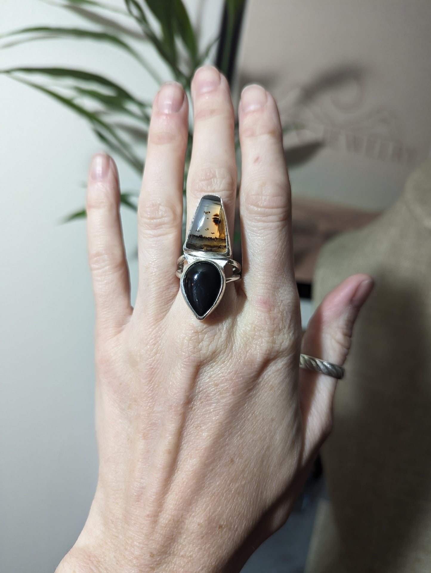 Montana Agate and Onyx Ring - Size 8