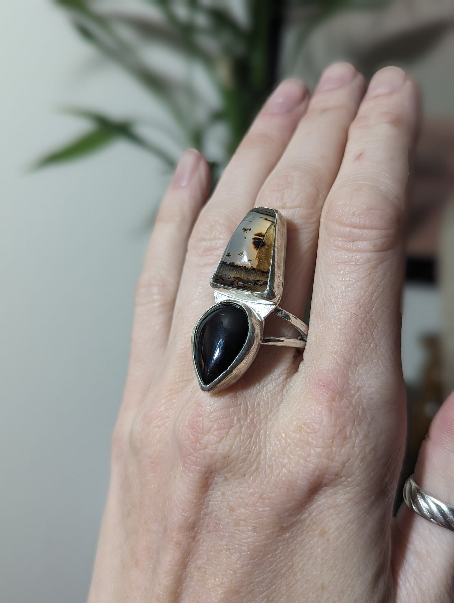Montana Agate and Onyx Ring - Size 8