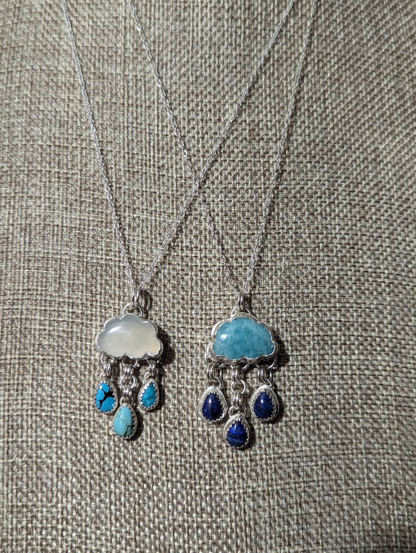 Collar de plata de ley con gotas de piedra lunar y turquesa (MTO)