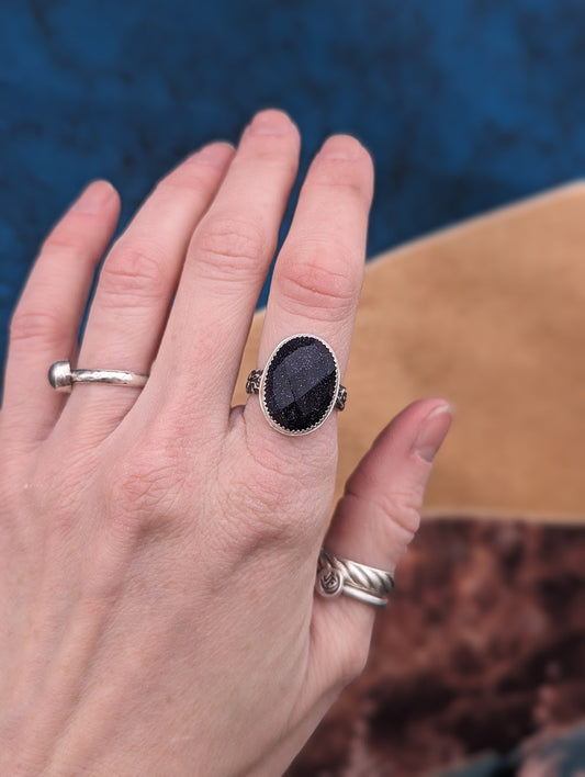 Faceted Blue Goldstone Floral Band Ring - size 7
