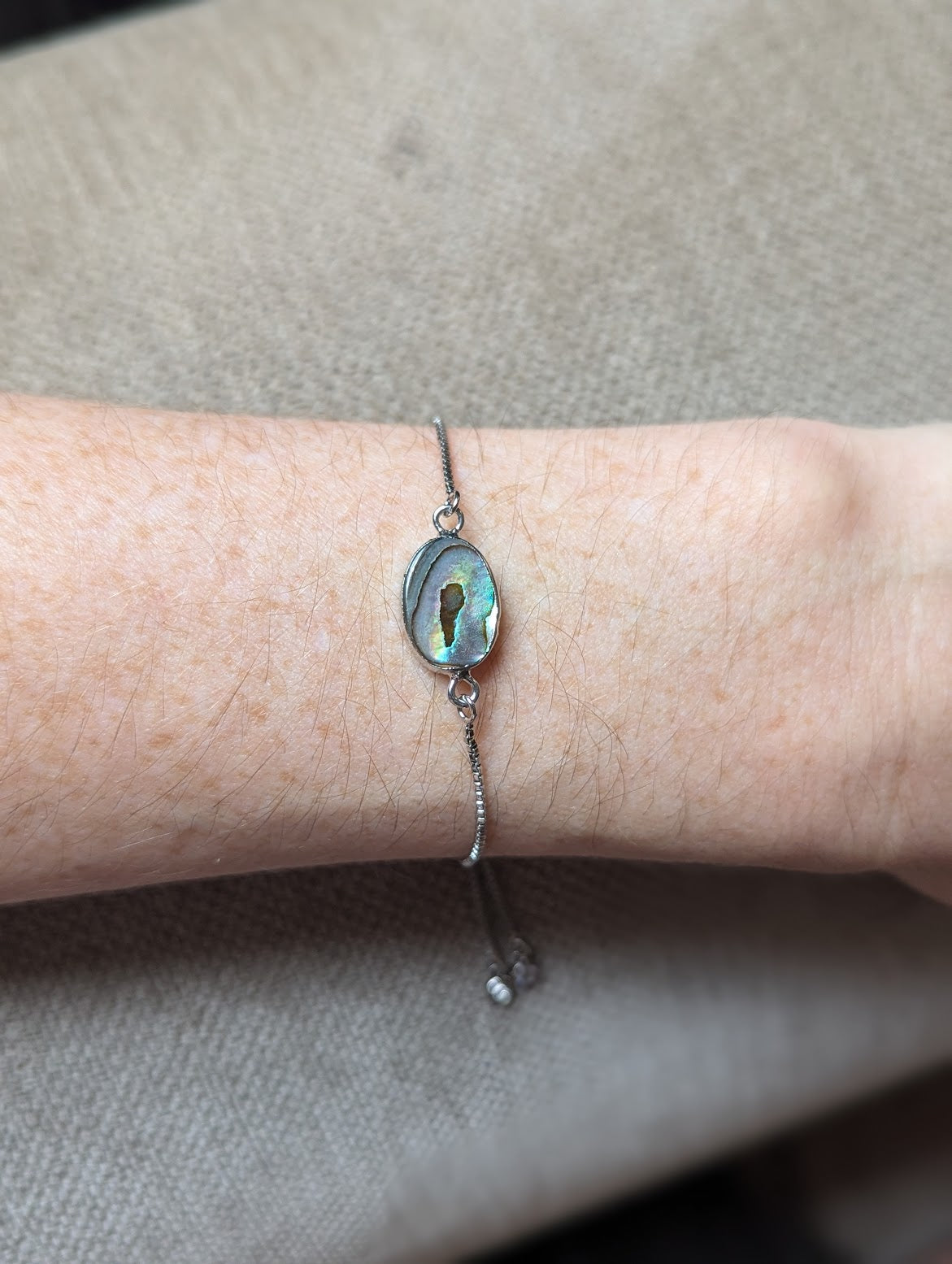 Pulsera deslizante de plata ovalada con abulón