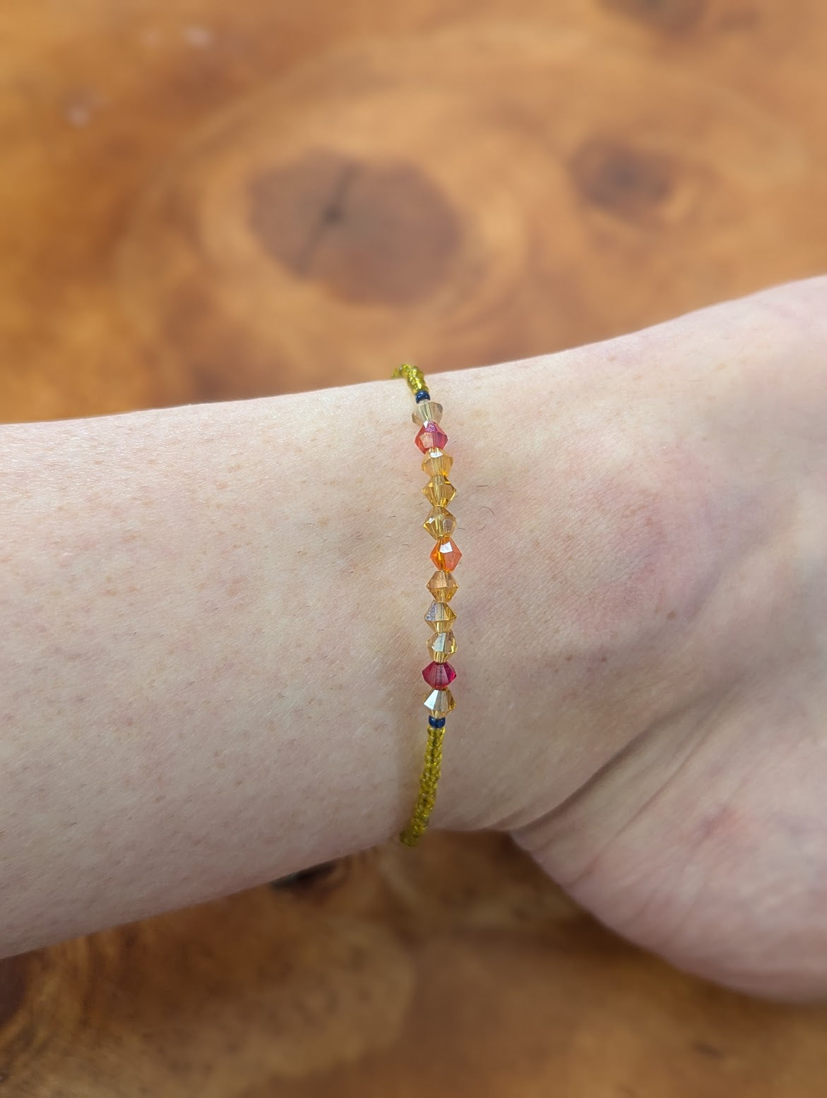 Tobillera de cuentas amarillas