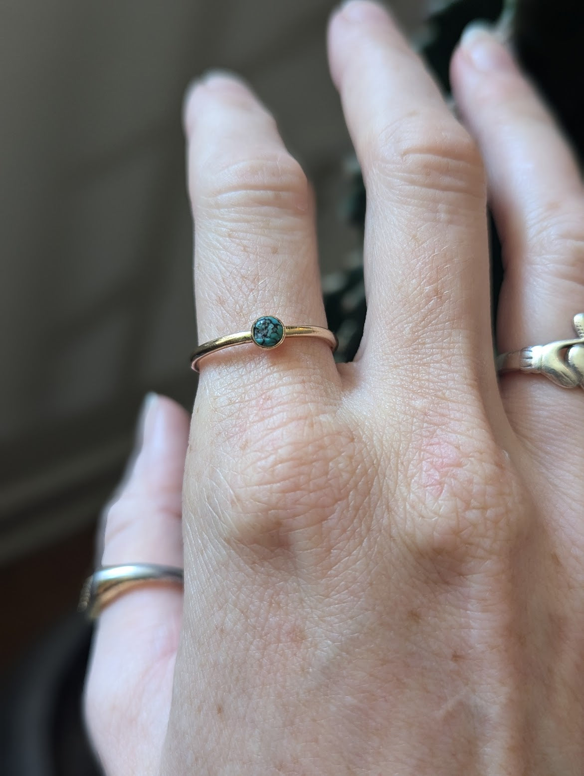 Anillo apilador turquesa de 4 mm y 14 kGF (MTO): disponible en varios tamaños