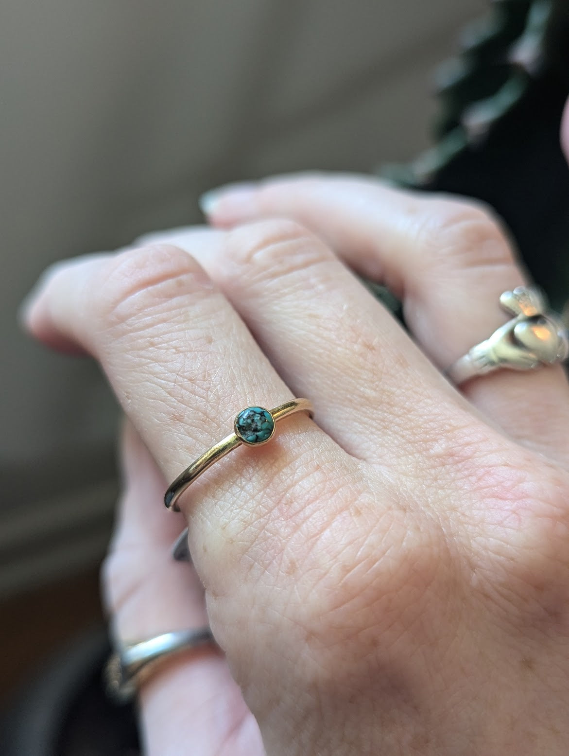 Anillo apilador turquesa de 4 mm y 14 kGF (MTO): disponible en varios tamaños