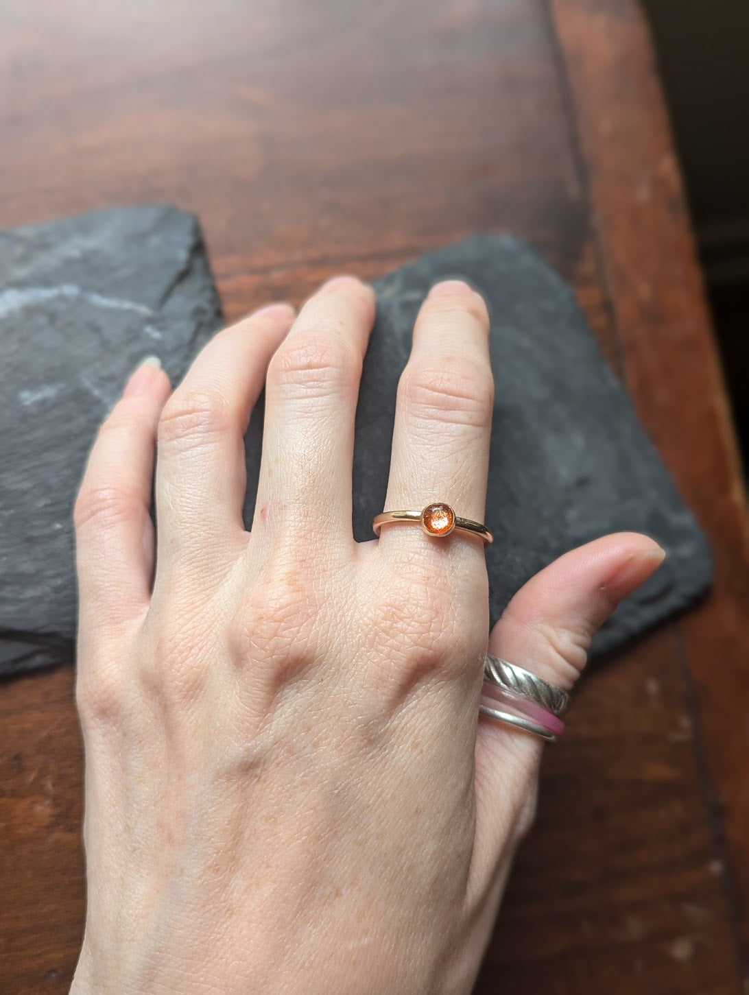 Anillo apilable de piedra solar de 6 mm y 14 kGF MTO (varios tamaños disponibles)