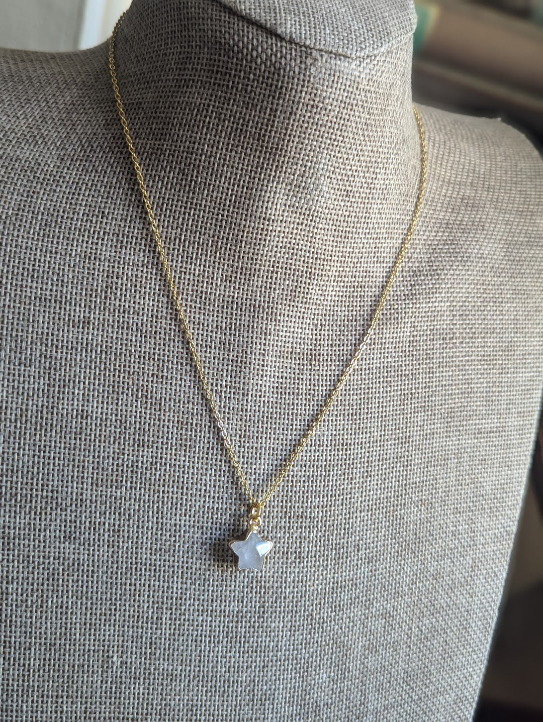 Collar de oro con estrellas de piedras preciosas (3 opciones de piedras)