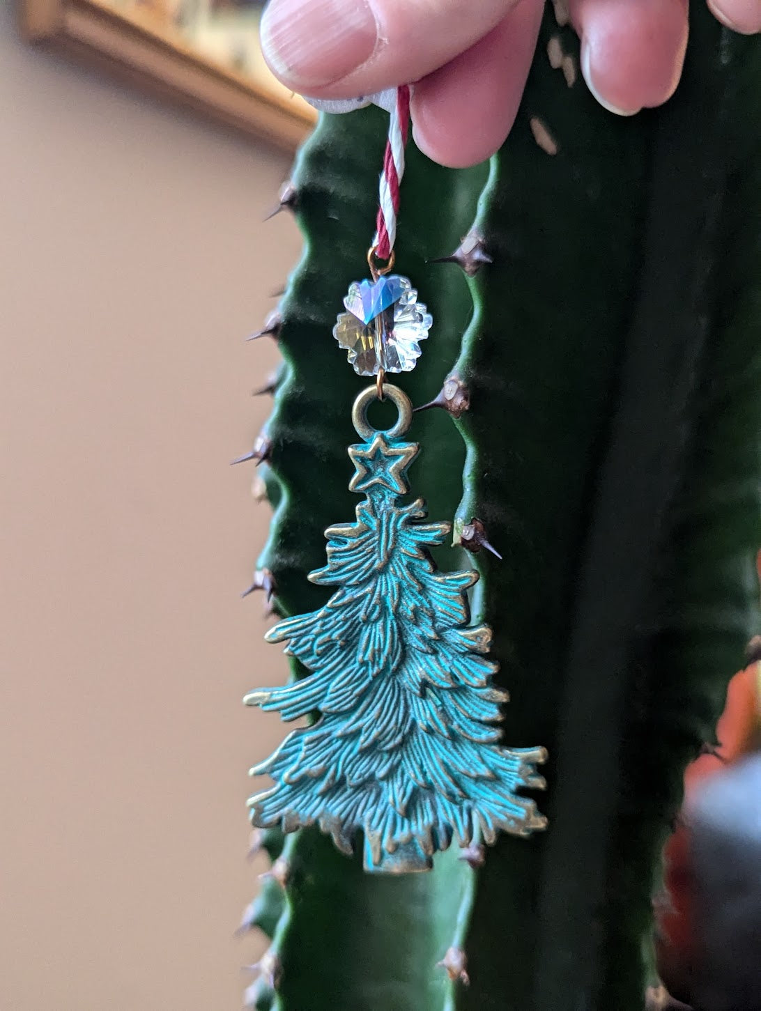 Adorno navideño de latón patinado para árbol de Navidad