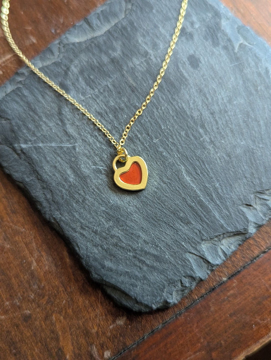 Collar de corazón de jaspe rojo de 14 kgf
