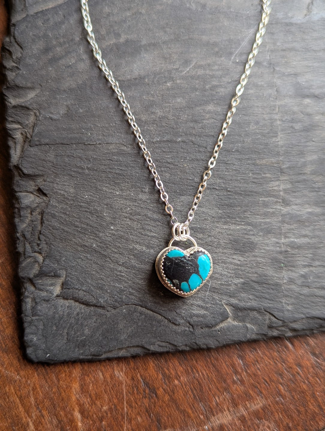 Collar de plata de ley con corazón turquesa