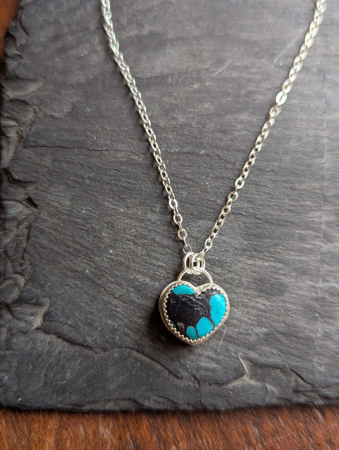 Collar de plata de ley con corazón turquesa