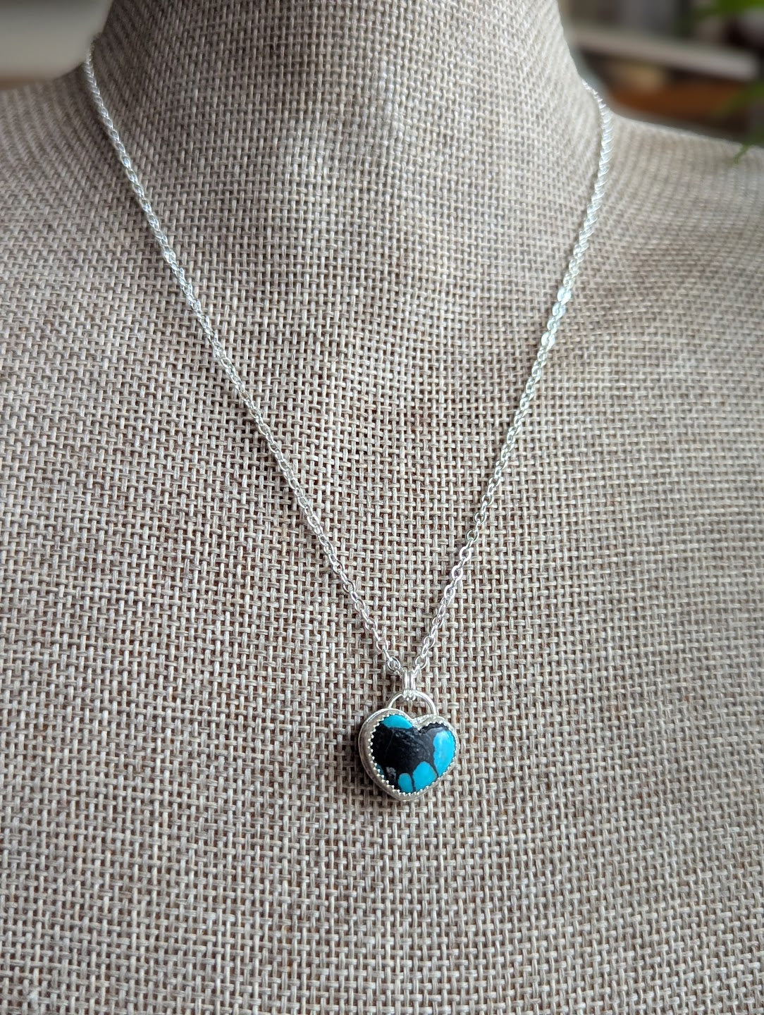 Collar de plata de ley con corazón turquesa