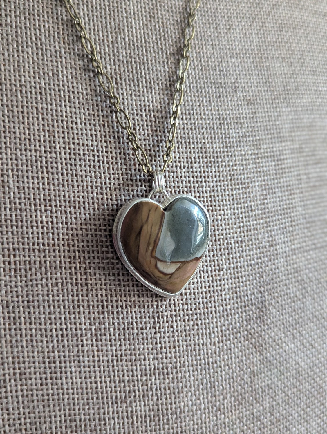 Collar de metal mixto con corazón policromado n.° 3