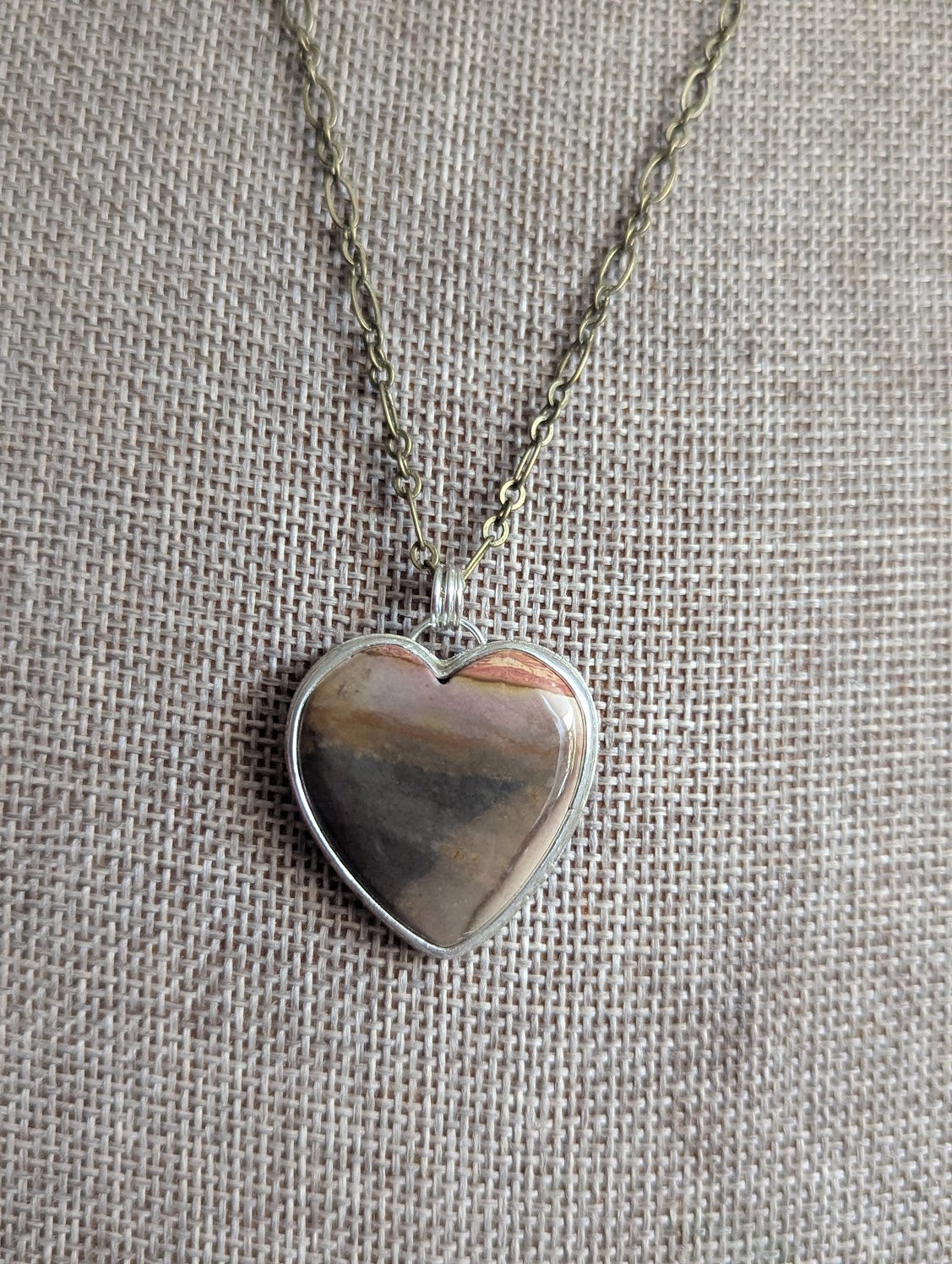 Collar de metal mixto con corazón policromado n.° 2