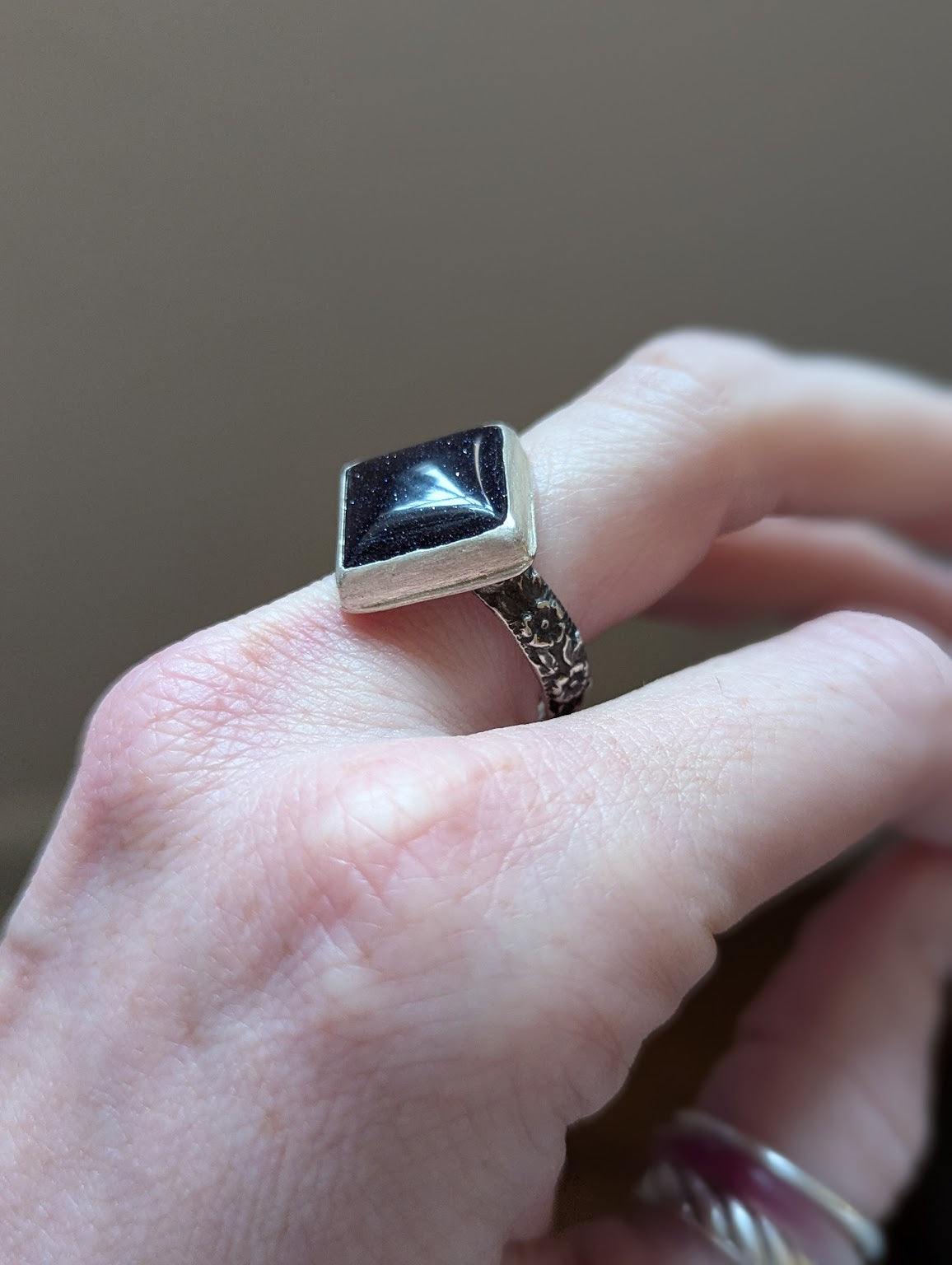 Square Blue Goldstone Floral Band Silver Ring - Size 8