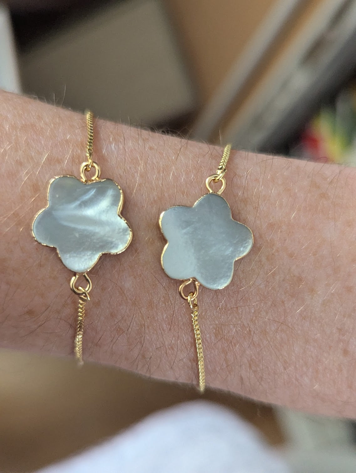 Black Lip Shell Flower Gold Slider Bracelet