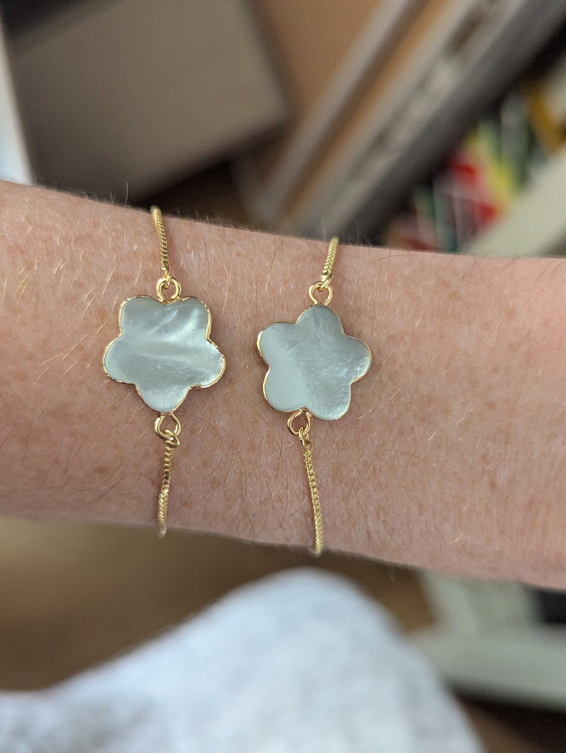 Black Lip Shell Flower Gold Slider Bracelet