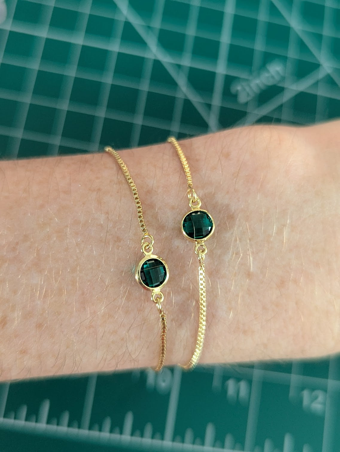 Dark Green Small Faceted Round Gold Slider Bracelet