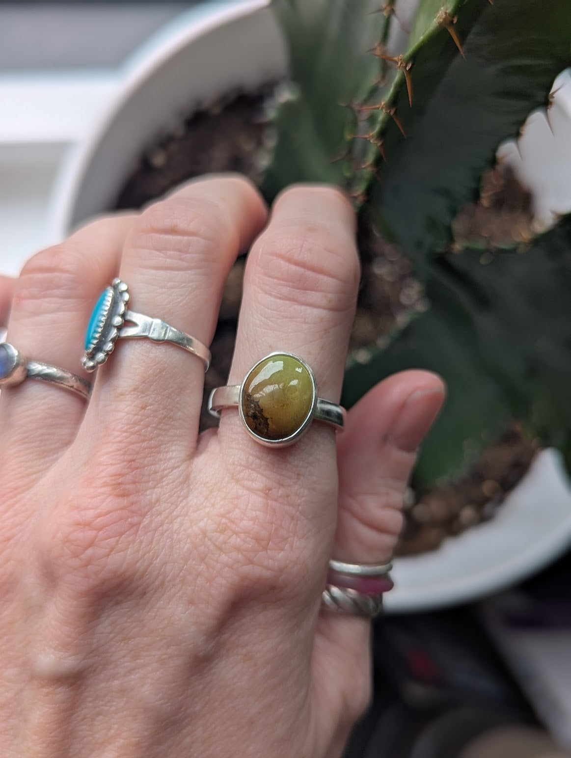 Green Oval Turquoise Silver Ring - Size 9.5
