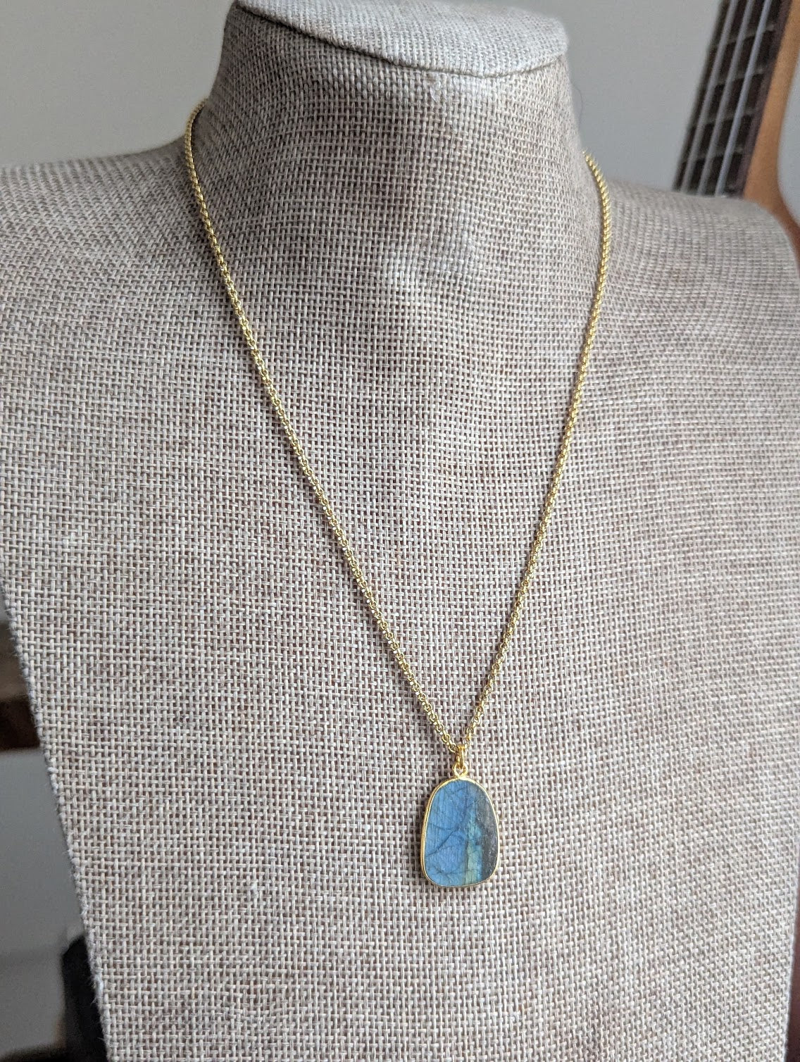 Flashy Labradorite Gold Necklace