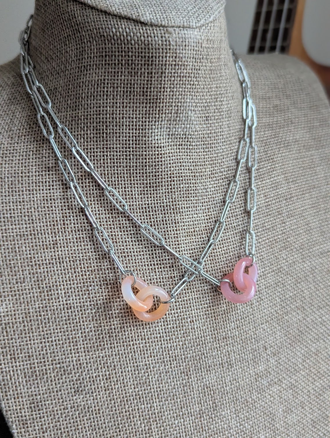 Pink Agate Interlocking Rings Silver Paperclip Chain
