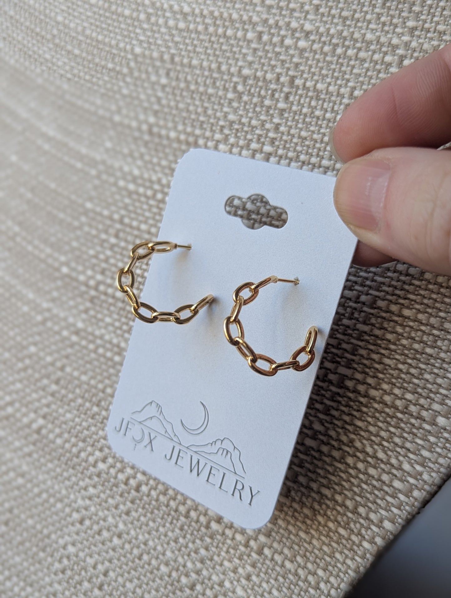 Mini aros de eslabones de cadena dorados