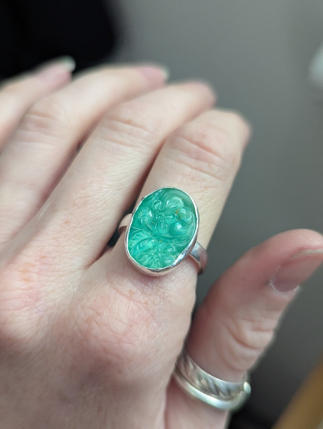 Carved Vintage Art Deco Green Glass Sterling Ring - Size 8