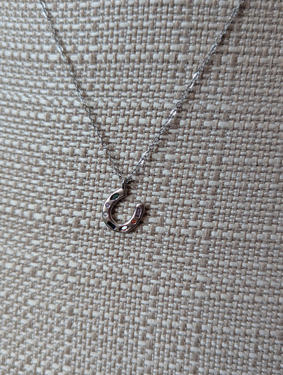 Silver Gemmy Horsheshoe Necklace
