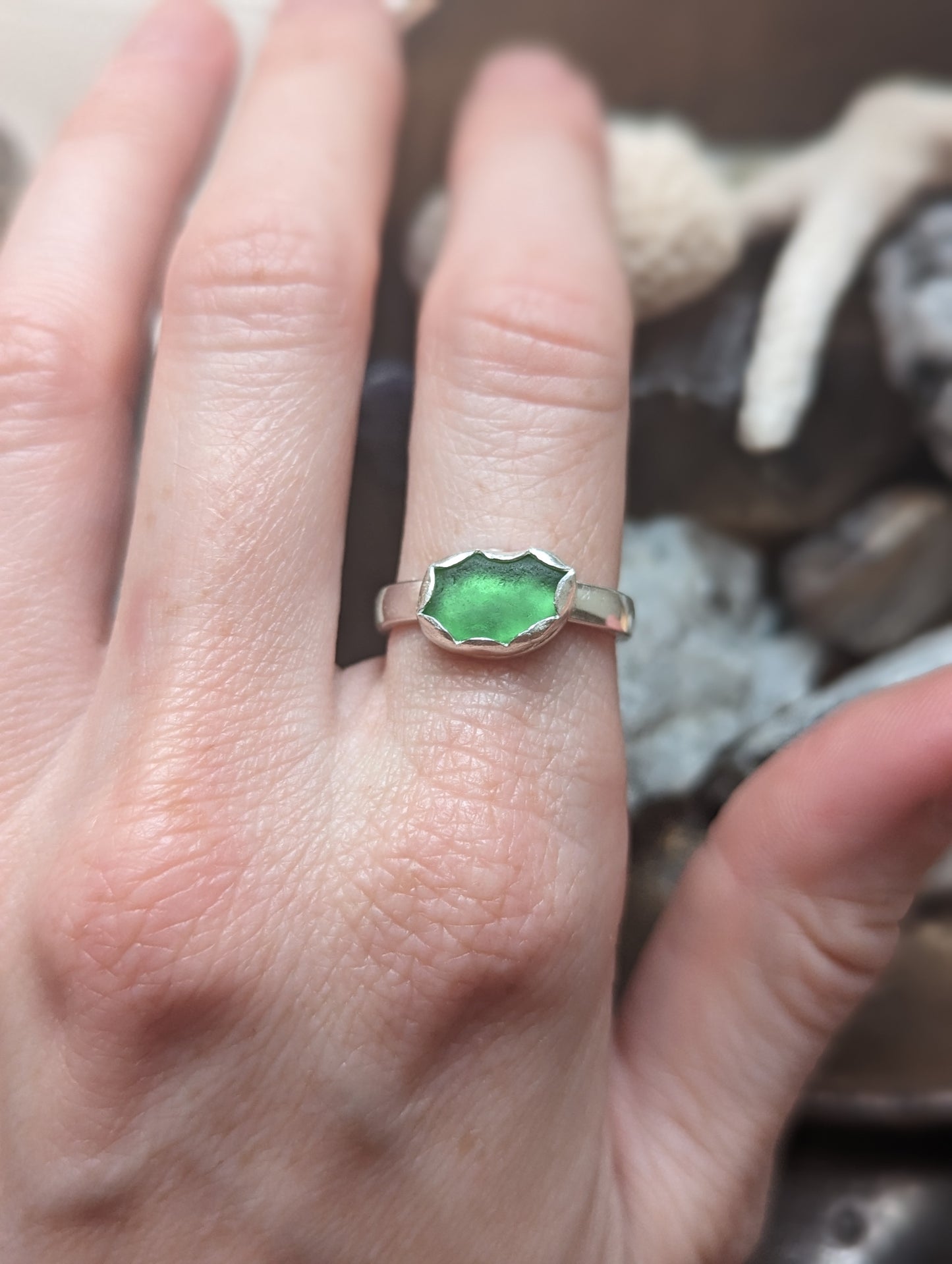 Anillo de vidrio marino verde - Tallas 7,5 y 8,5