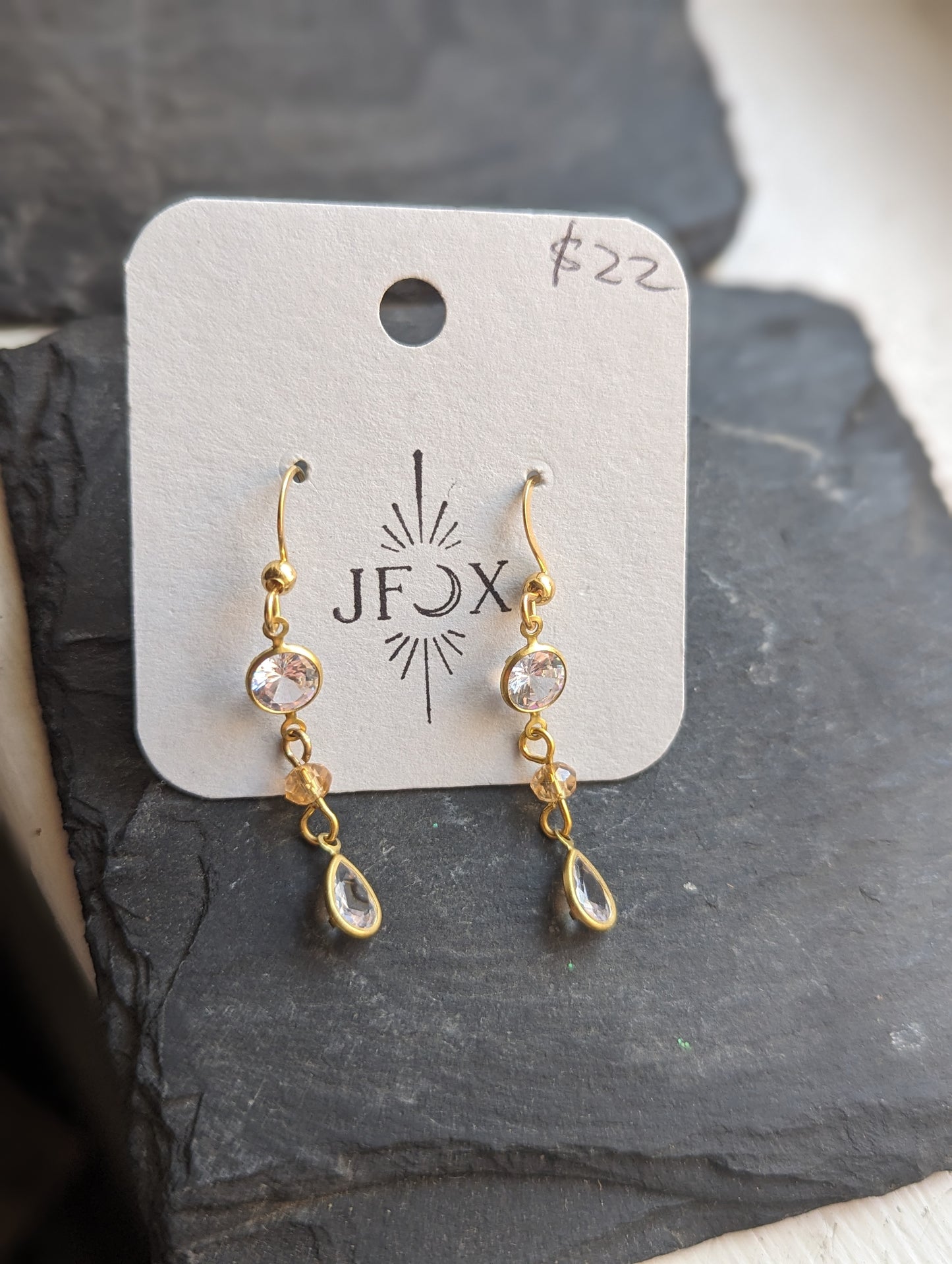 Pendientes de oro con circonitas cúbicas de cristal