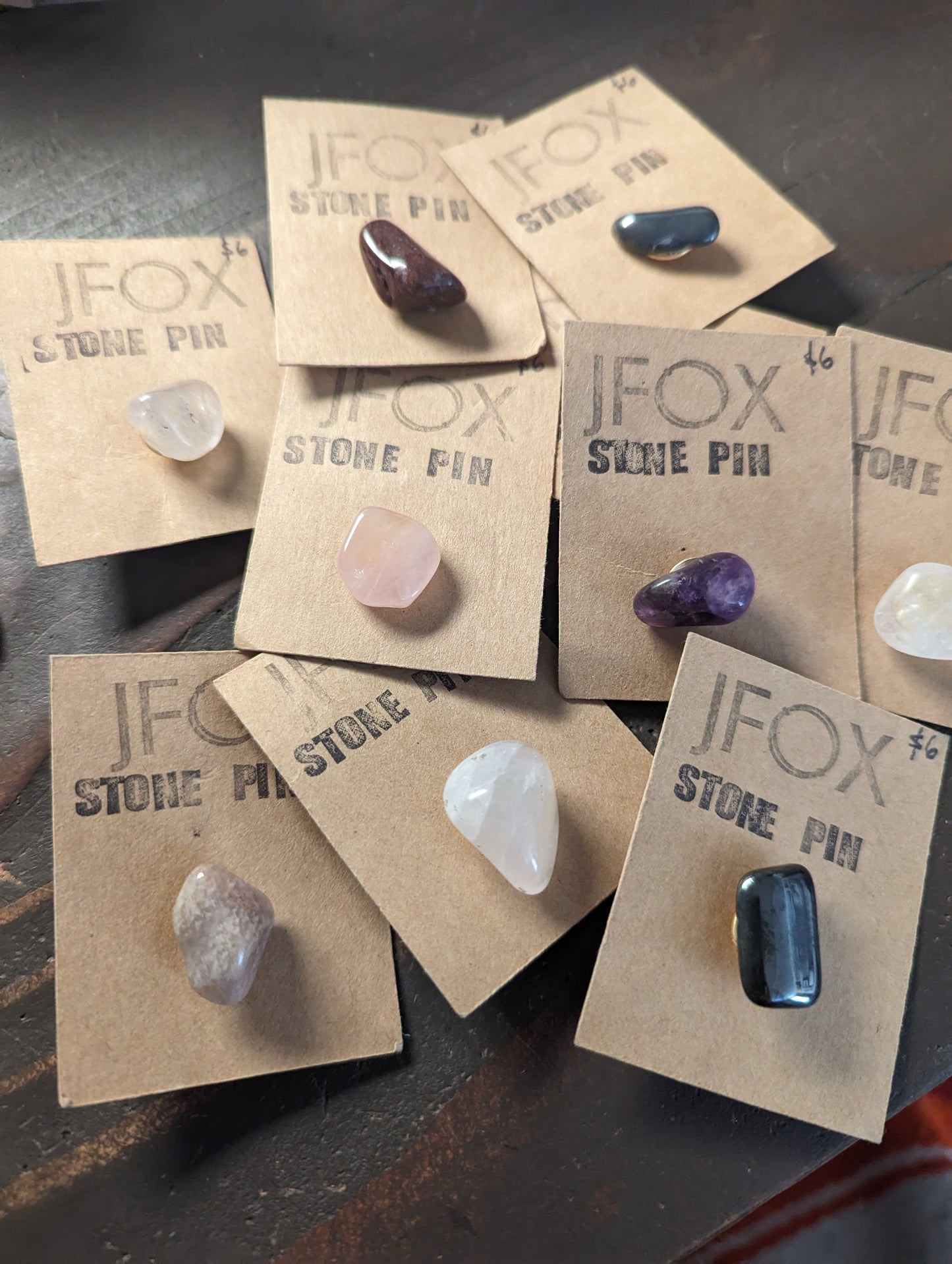 Broches de piedras preciosas (varias piedras disponibles)