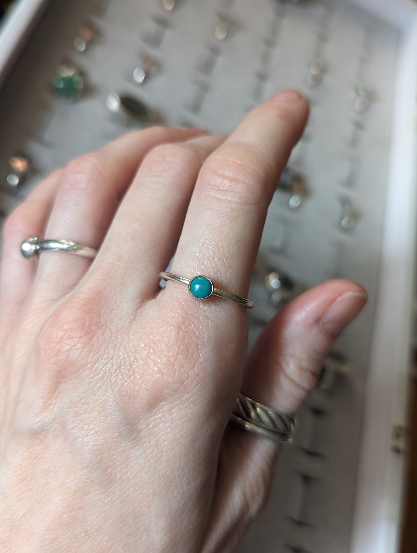 Anillo apilable de plata con turquesa Kingman de 5 mm (varios estilos disponibles) MTO