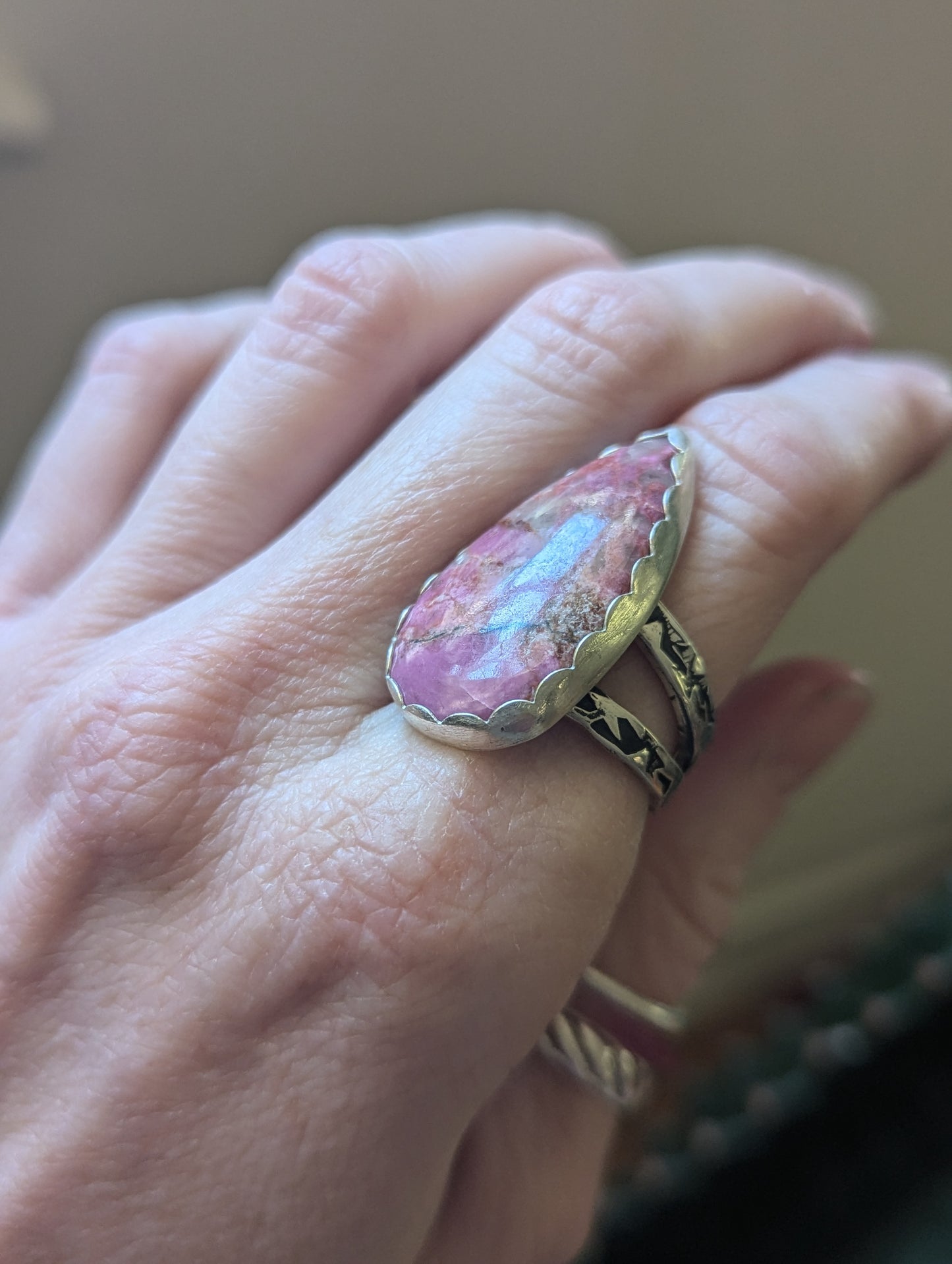 Anillo de plata de ley con forma de lágrima de cobalto y calcita - Talla 8