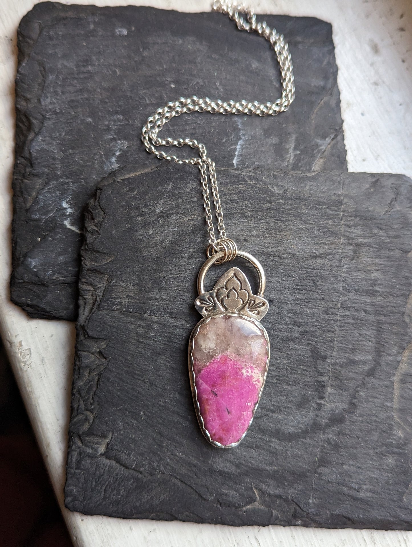 Cobalto Calcite Stamped Sterling Silver Necklace