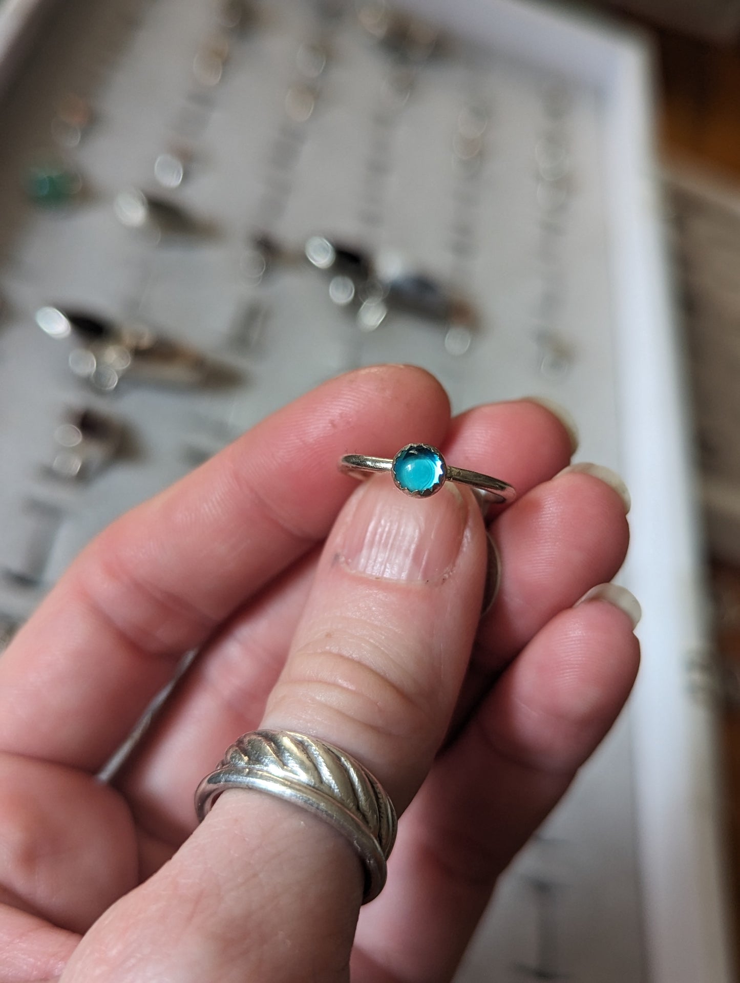 Anillo apilable de plata de vidrio azul vintage de 5 mm (varios tamaños disponibles) MTO