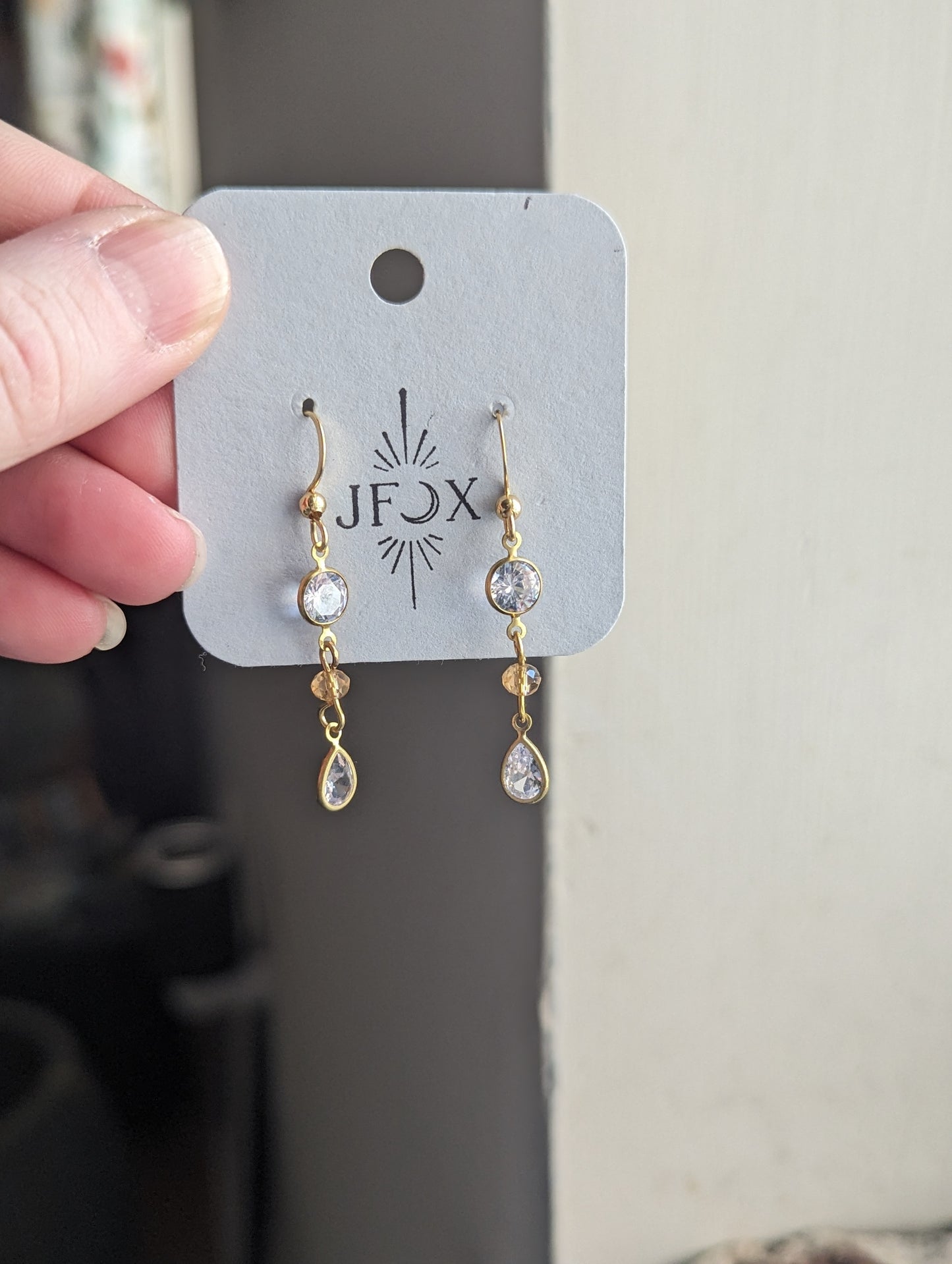 Pendientes de oro con circonitas cúbicas de cristal