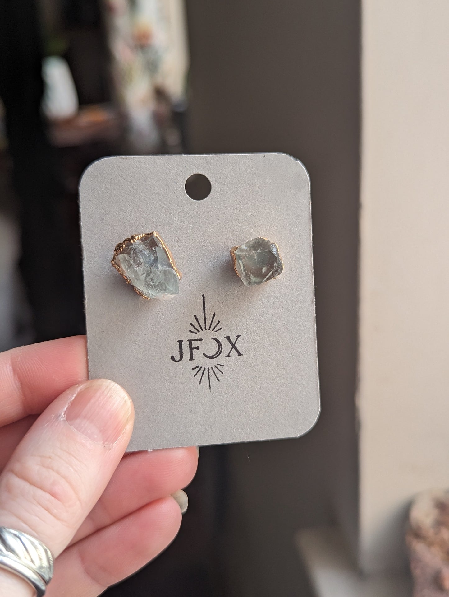 Pendientes de piedras preciosas en bruto (varios estilos disponibles)