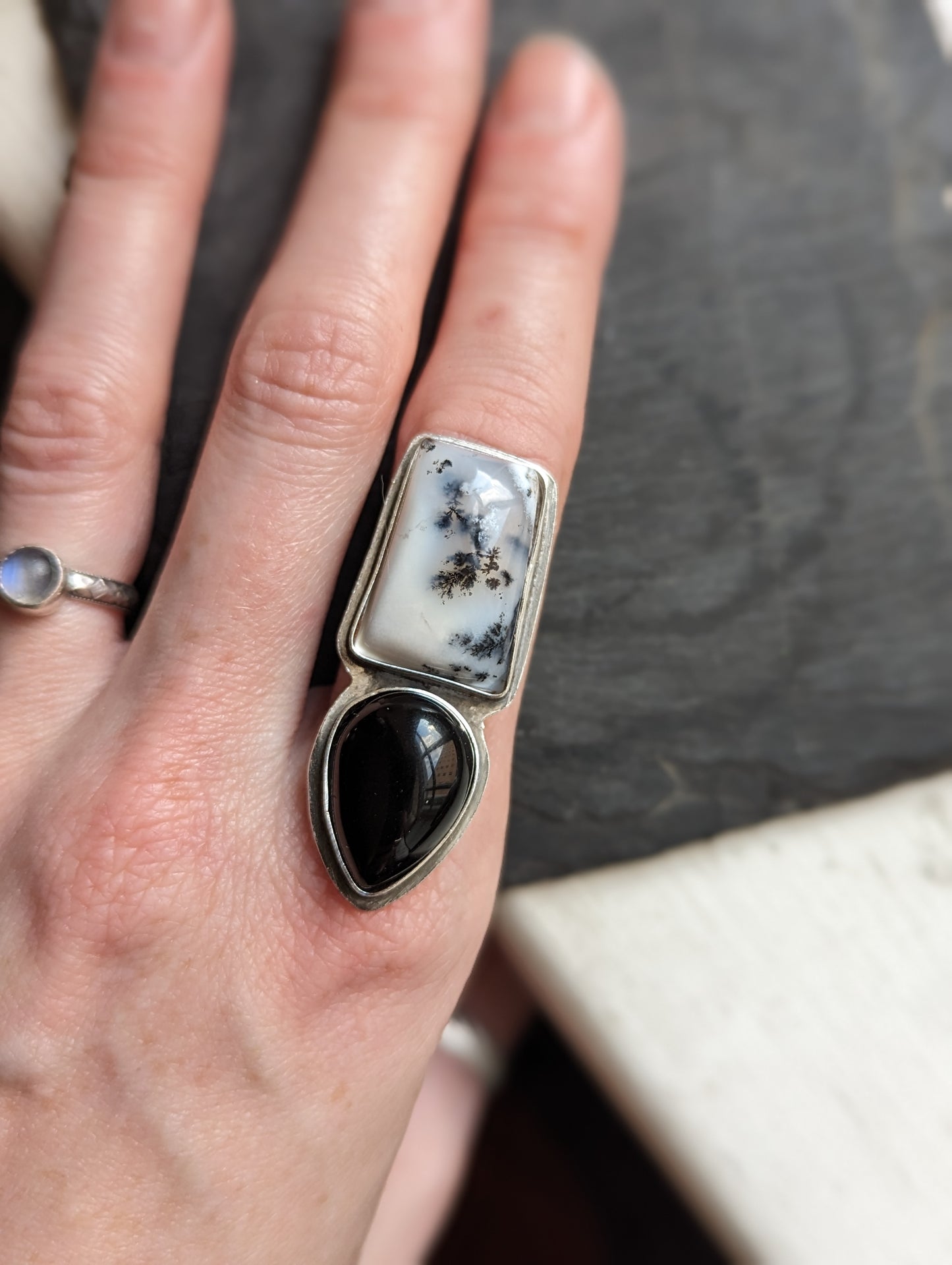 Dendritic Agate and Onyx- size 7.5