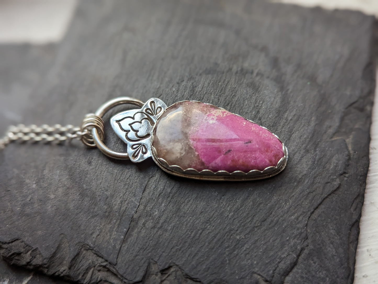 Cobalto Calcite Stamped Sterling Silver Necklace