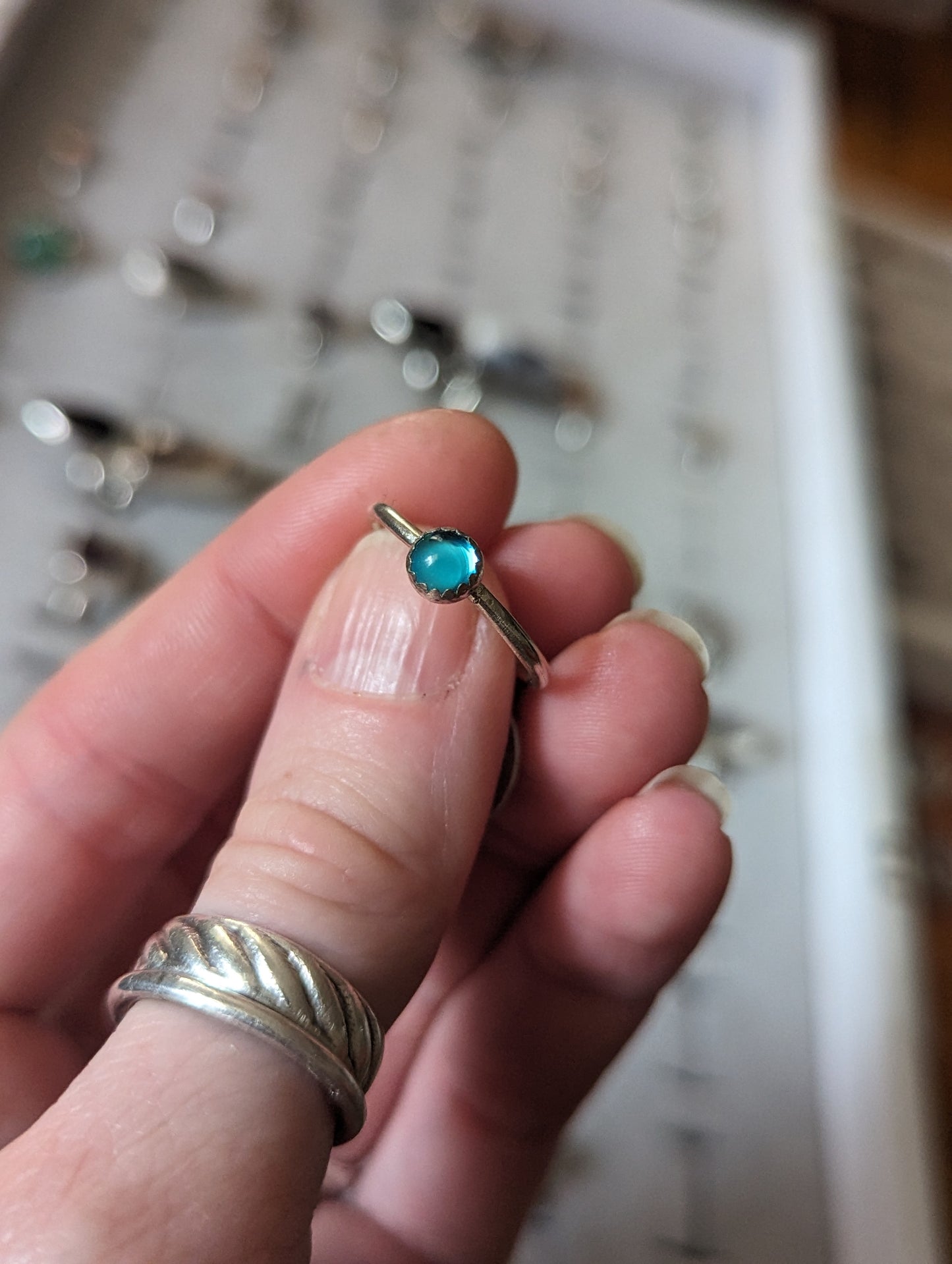 Anillo apilable de plata de vidrio azul vintage de 5 mm (varios tamaños disponibles) MTO