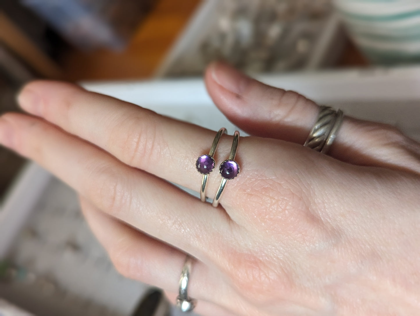 Anillo de plata de ley con amatista de 5 mm (varios tamaños disponibles MTO)